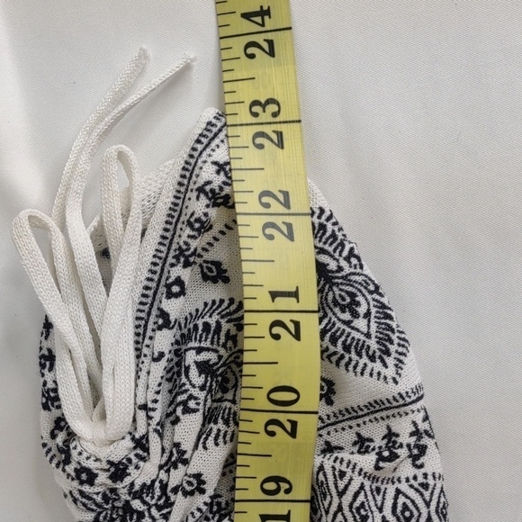 Chico's black and white open long sleeve damask sweater, size 6, NWOT - Picture 8 of 9